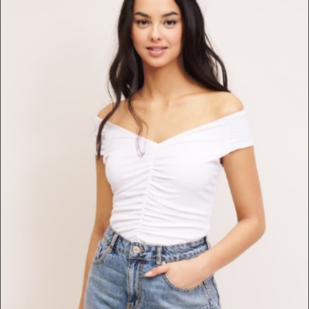 🆕 Dynamite Ruched Off-The-Shoulder Top - L